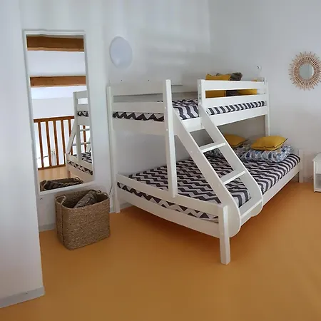 Maisonnette De Vacance Dans Avec Piscine A 12m Des Plages Holiday home